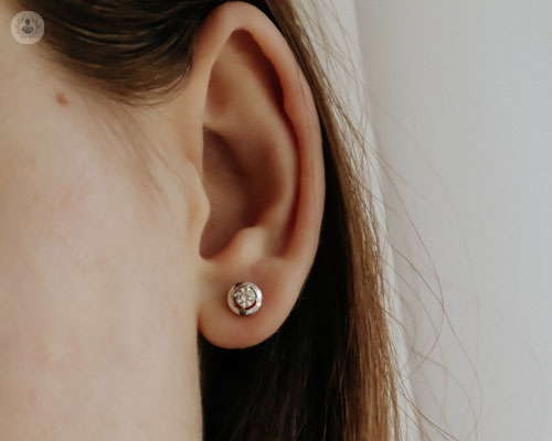 Otoplastica senza cicatrici: la chirurgia non invasiva delle orecchie a sventola