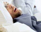 Apnea del sonno e russamento: risolverli con la chirurgia