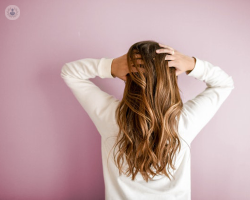tutto-quello-che-bisogna-sapere-sulla-cura-capelli immagine dell'articolo