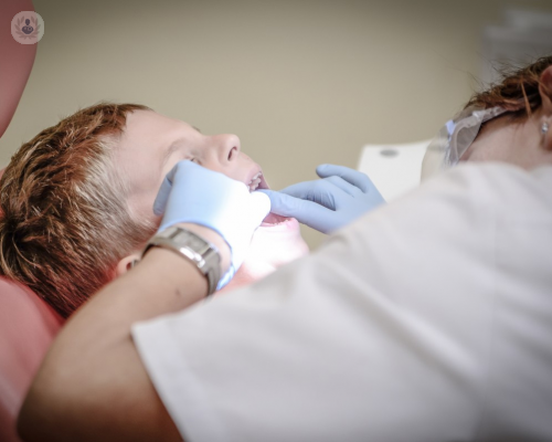 perche-una-sana-alimentazione-riduce-il-rischio-di-avere-i-denti-storti immagine dell'articolo