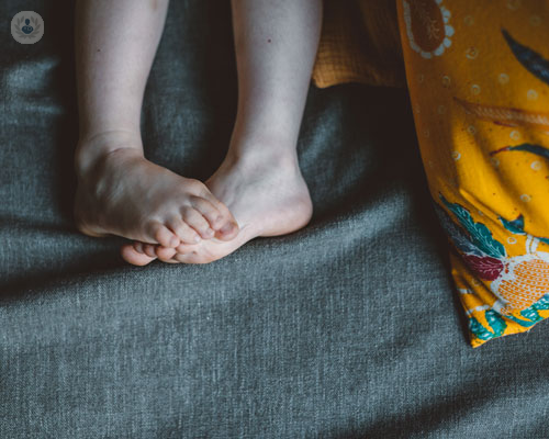 piede-piatto-e-deviazioni-assiali-degli-arti-inferiori-in-eta-pediatrica immagine dell'articolo
