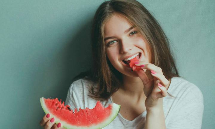 nutrire-il-sorriso-l-importanza-dell-alimentazione-nella-salute-dentale- immagine dell'articolo