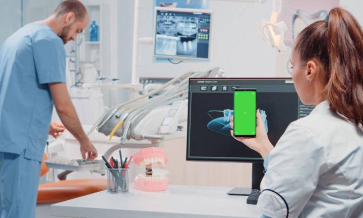 i-vantaggi-della-tecnologia-digitale-nel-trattamento-odontoiatrico-l-evoluzione-dell-odontoiatria-moderna immagine dell'articolo