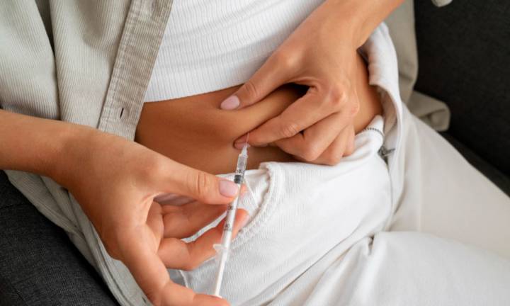 terapia-ormonale-sostitutiva-hrt-cosa-sapere-per-affrontare-la-menopausa-in-modo-informato immagine dell'articolo