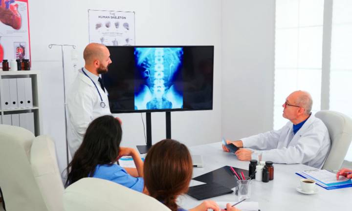 innovazione-in-ortopedia-l-endoscopia-spinale-per-il-trattamento-dei-disturbi-della-colonna immagine dell'articolo