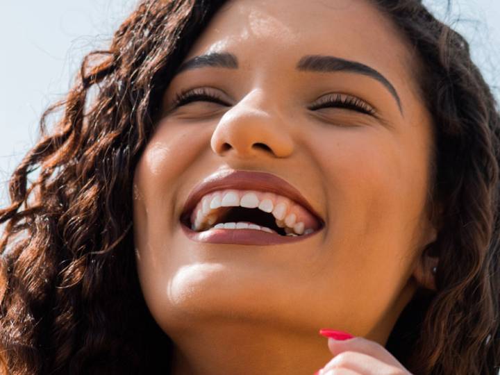 il-benessere-emotivo-in-relazione-all-estetica-del-sorriso immagine dell'articolo