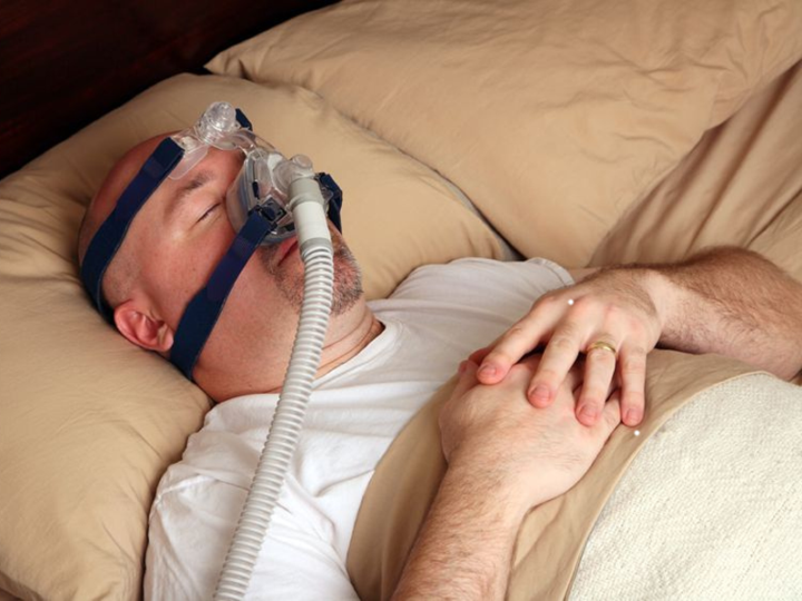 terapia-apnee-notturne-cpap-anziani immagine dell'articolo