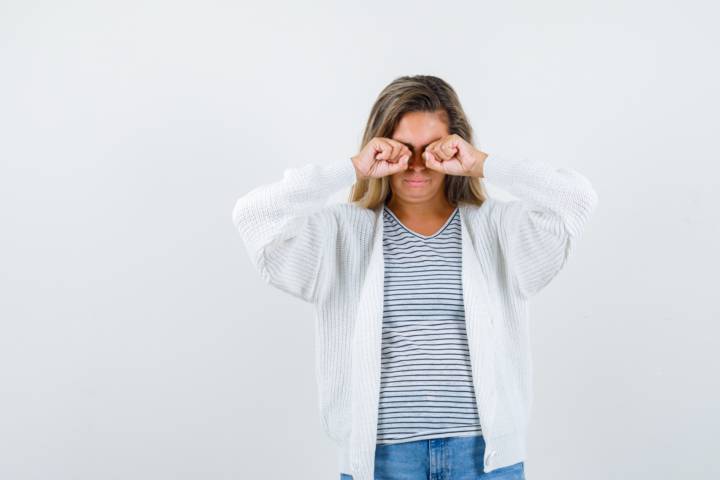 occhi-stanchi-visione-sfocata-affaticamento-visivo immagine dell'articolo