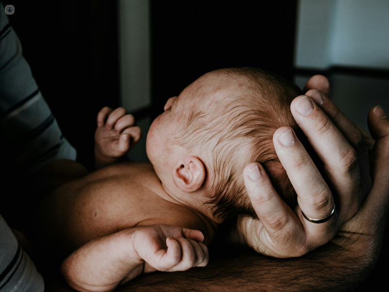 papà con neonato