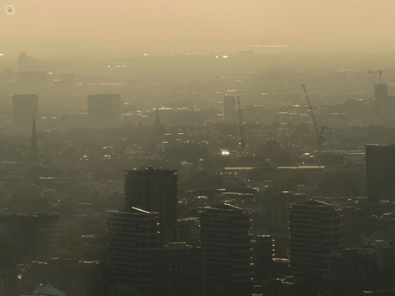 città piena di smog