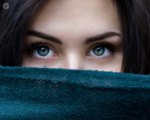 occhi verdi di una ragazza