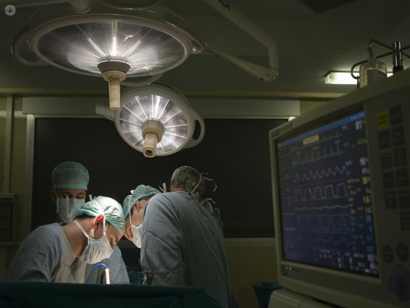 intervento di trapianto di fegato in sala operatoria